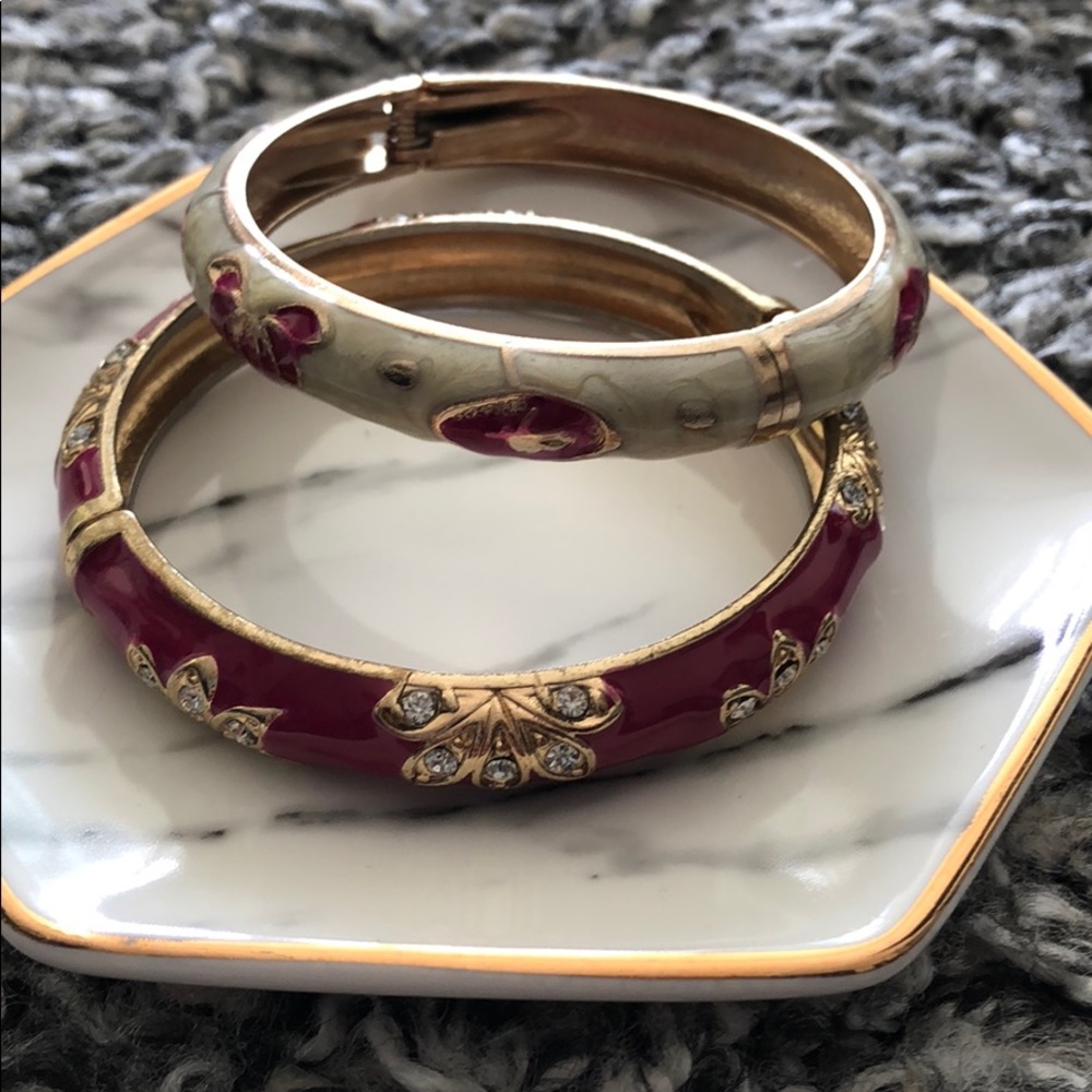Cream and fuchsia is snap on bracelets